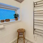 Vakantiehuis Gorgeous In With Kitchen